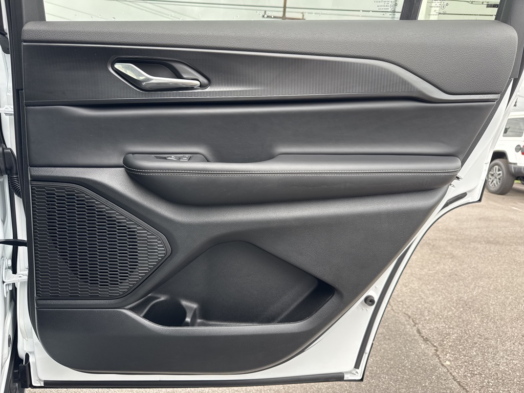 2025 Jeep Grand Cherokee Altitude X photo 17