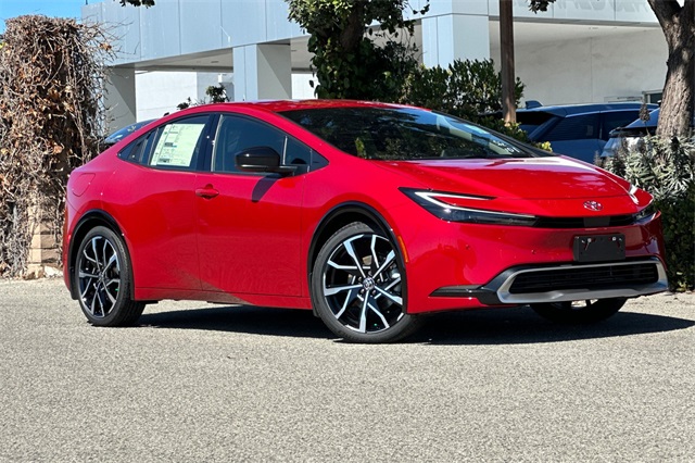 2026 Toyota Prius Plug-in Hybrid XSE photo 2