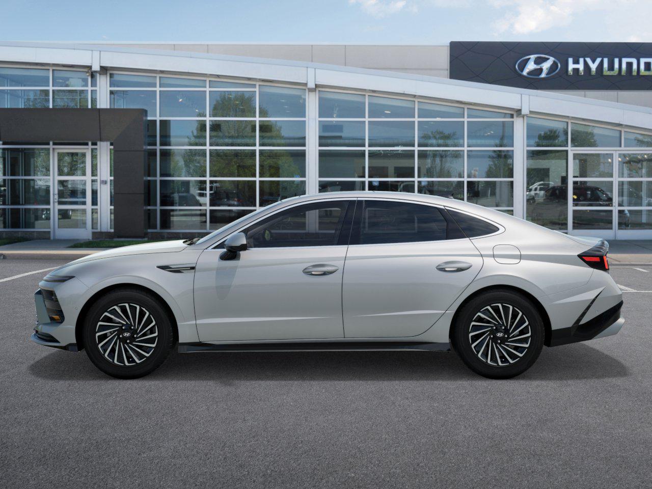 2025 Hyundai Sonata Hybrid Limited photo 3