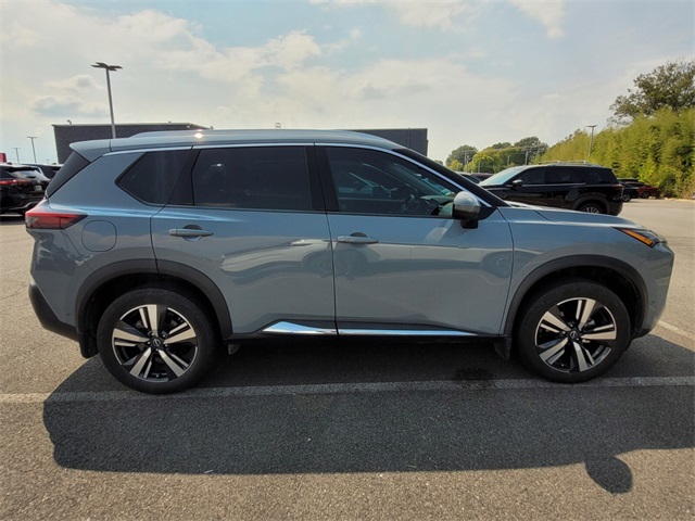 2023 Nissan Rogue SL photo 2