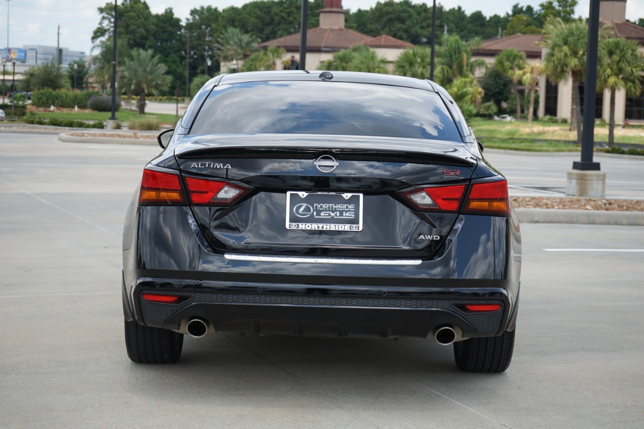 2023 Nissan Altima SR photo 7