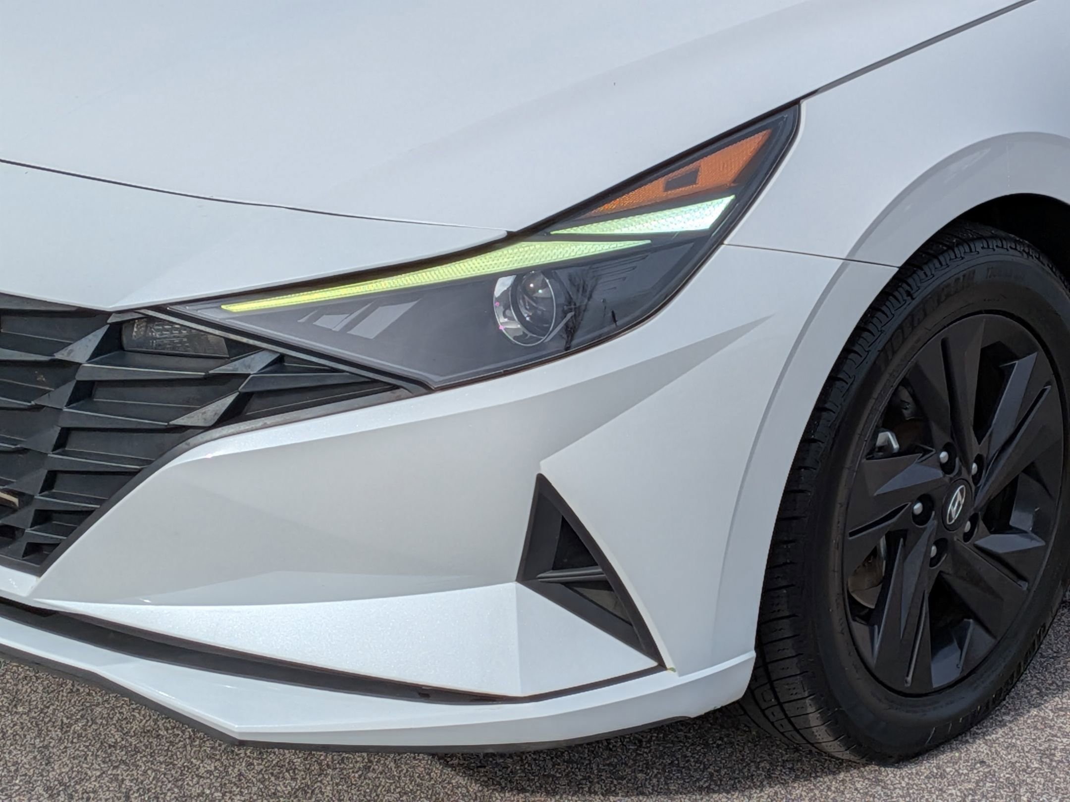 2021 Hyundai Elantra SEL's photo