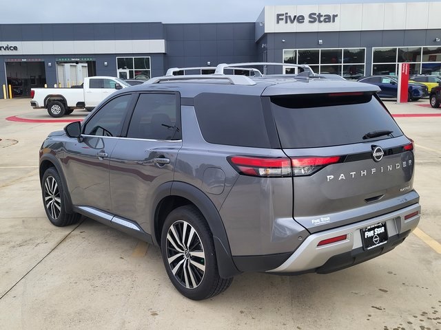2024 Nissan Pathfinder Platinum photo 7