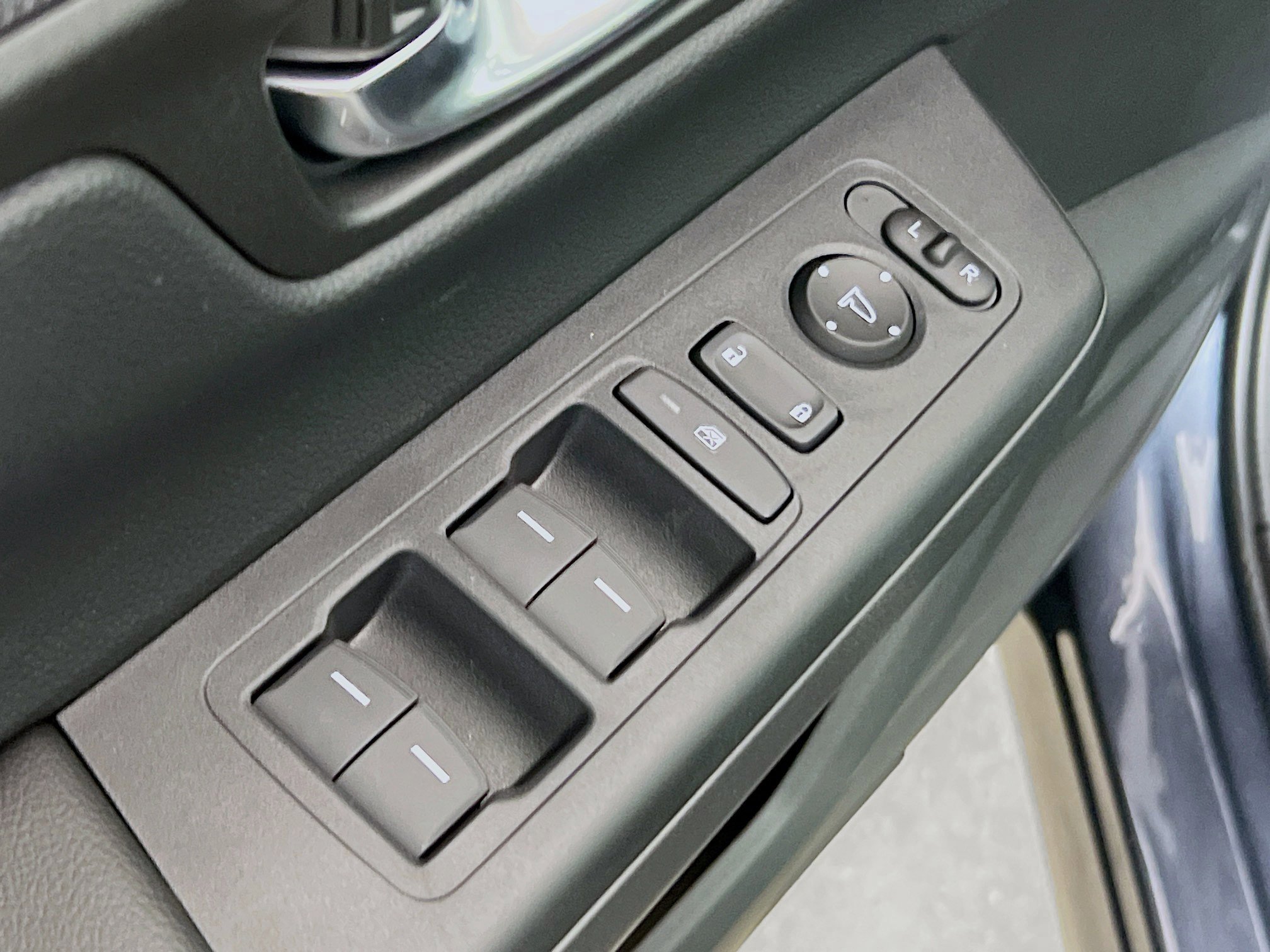 2026 Honda CR-V Hybrid Sport-L photo 11