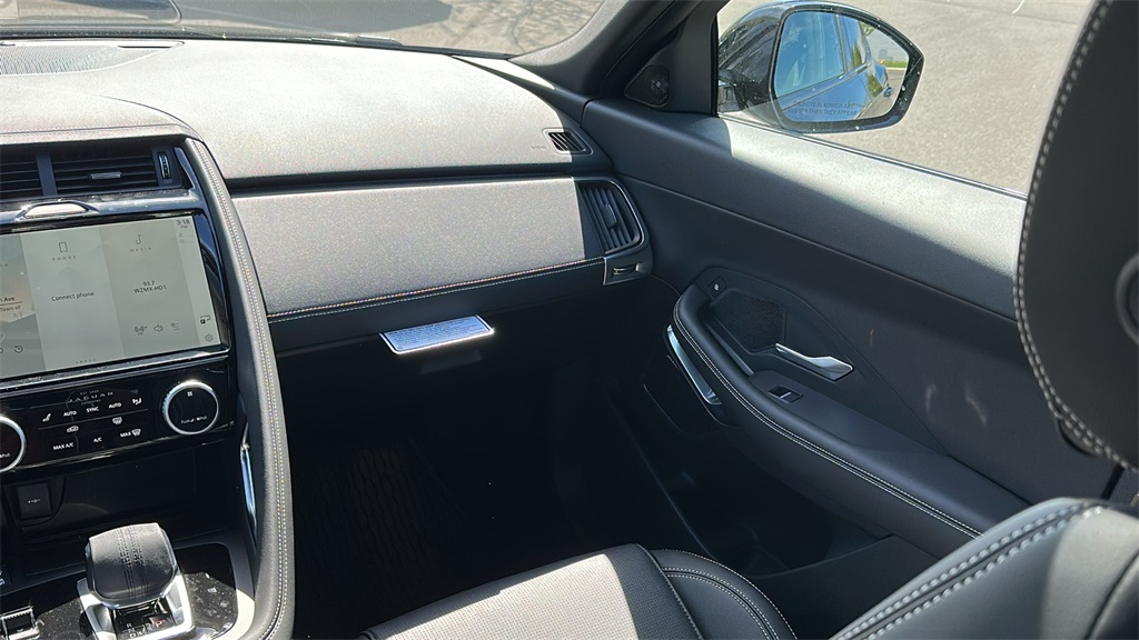 2024 Jaguar E-PACE R-Dynamic SE photo 26