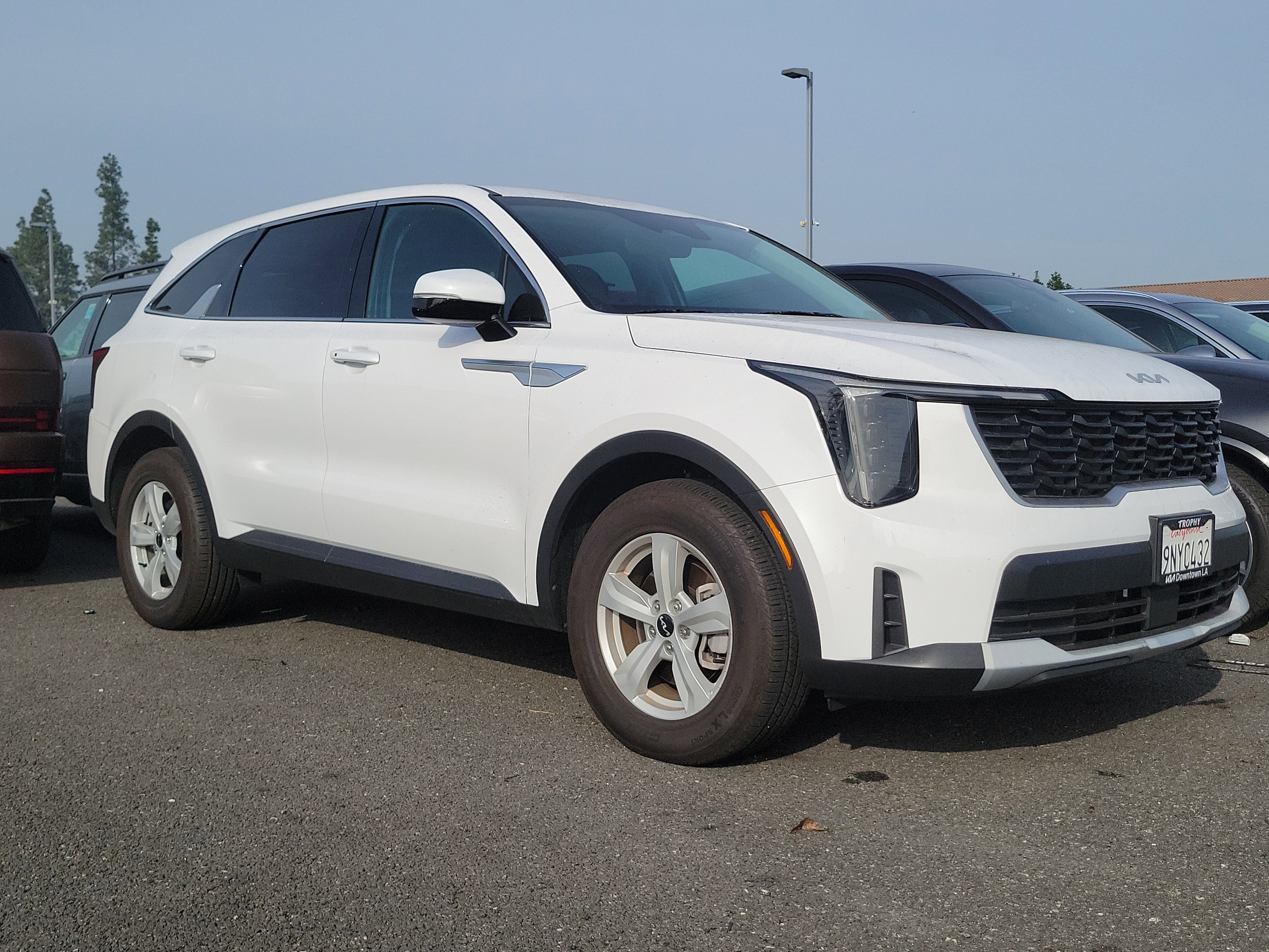 2024 Kia Sorento LX's photo