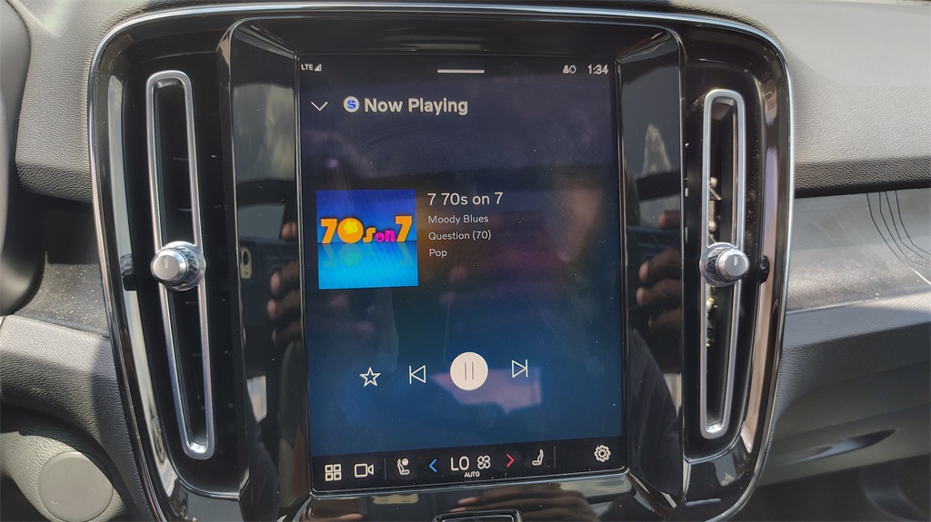 2023 Volvo XC40 Recharge Ultimate photo 19