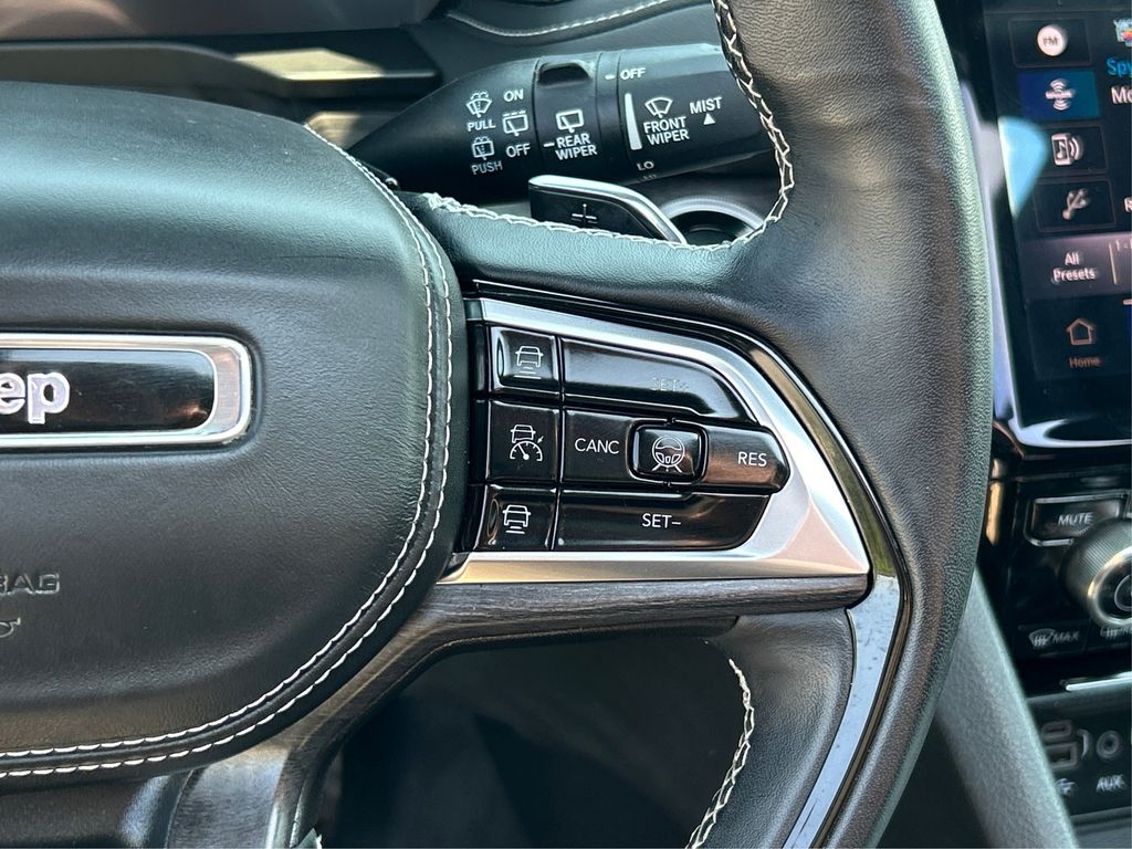 2023 Jeep Grand Cherokee Overland photo 39
