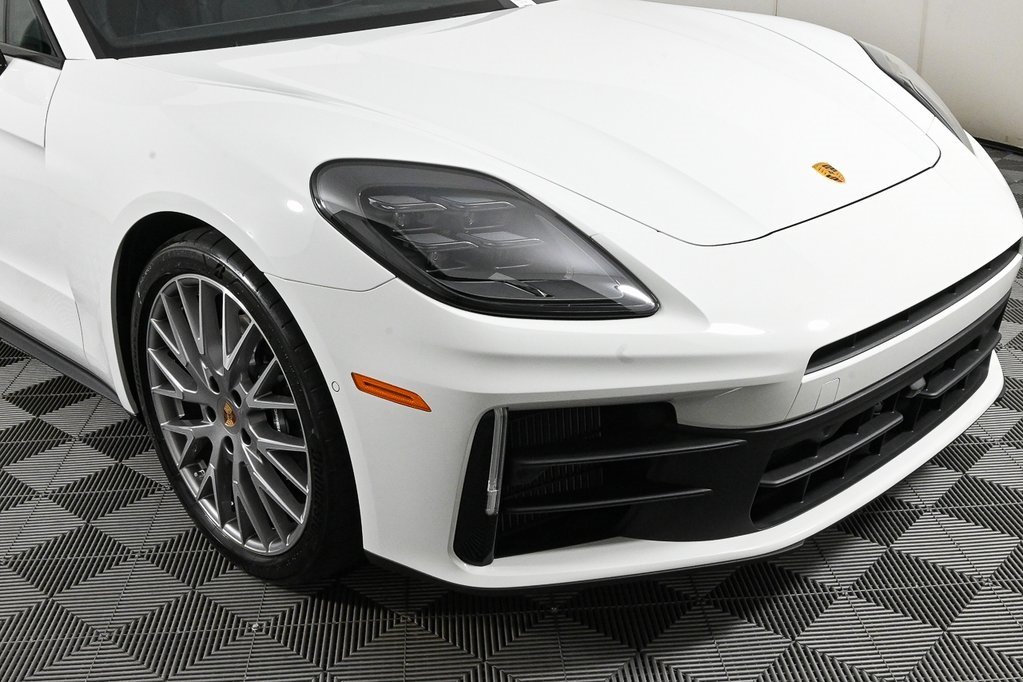 2025 Porsche Panamera 4 photo 36