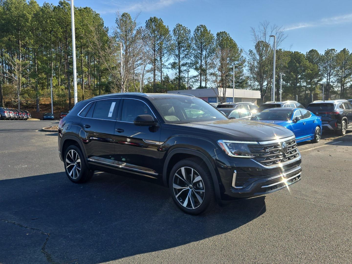 2026 Volkswagen Atlas Cross Sport SEL Premium R-LINE's photo