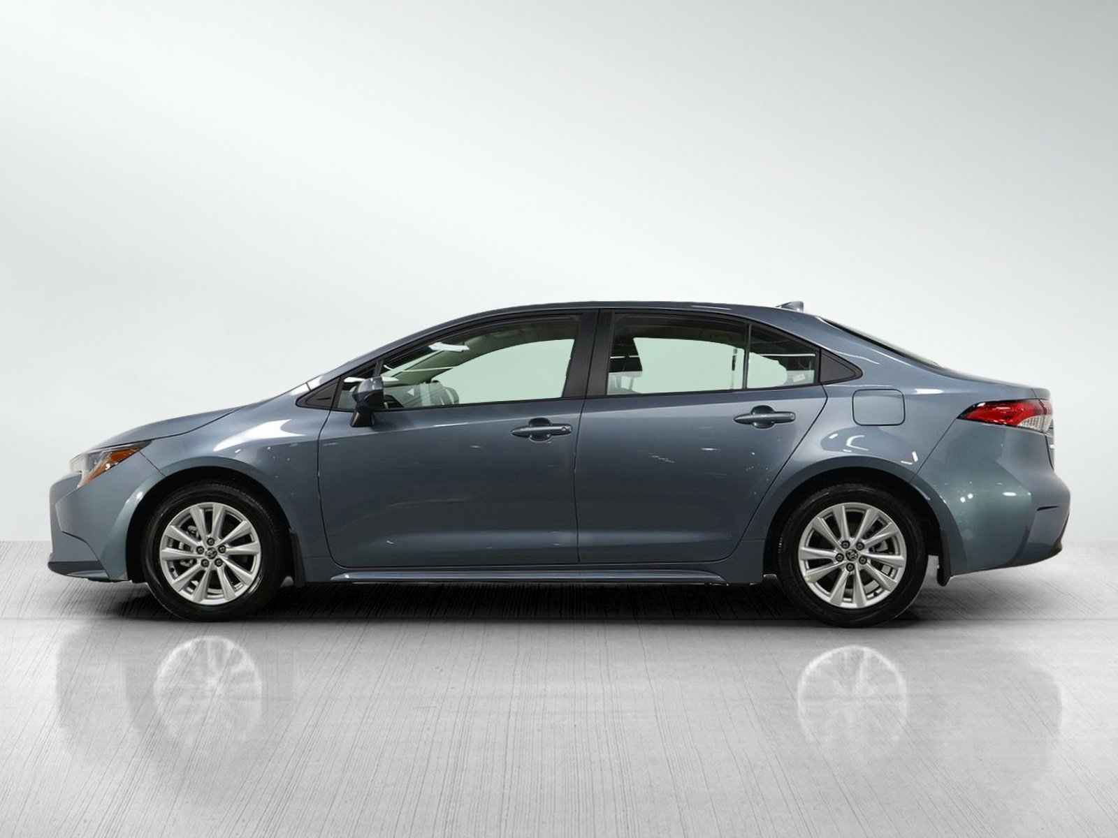 Used 2025 Toyota Corolla LE with VIN 5YFB4MDEXSP352618 for sale in Bloomington, Minnesota