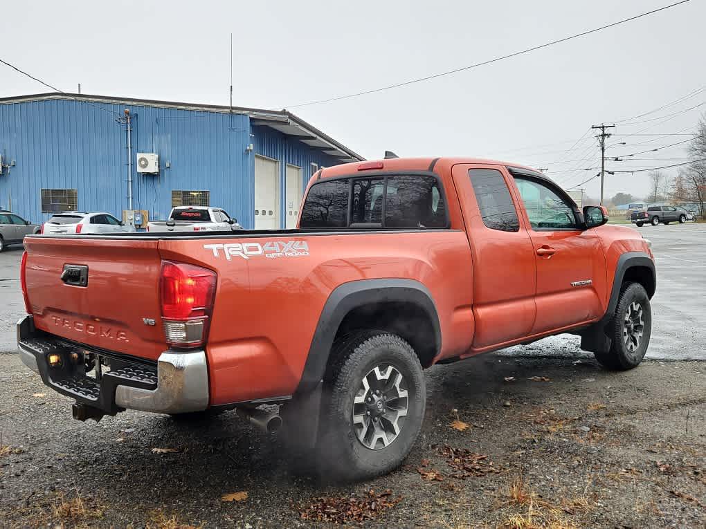 2016 Toyota Tacoma SR5 TRD Sport photo 4