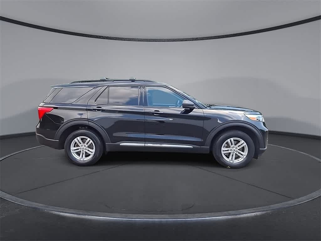 2022 Ford Explorer XLT photo 9