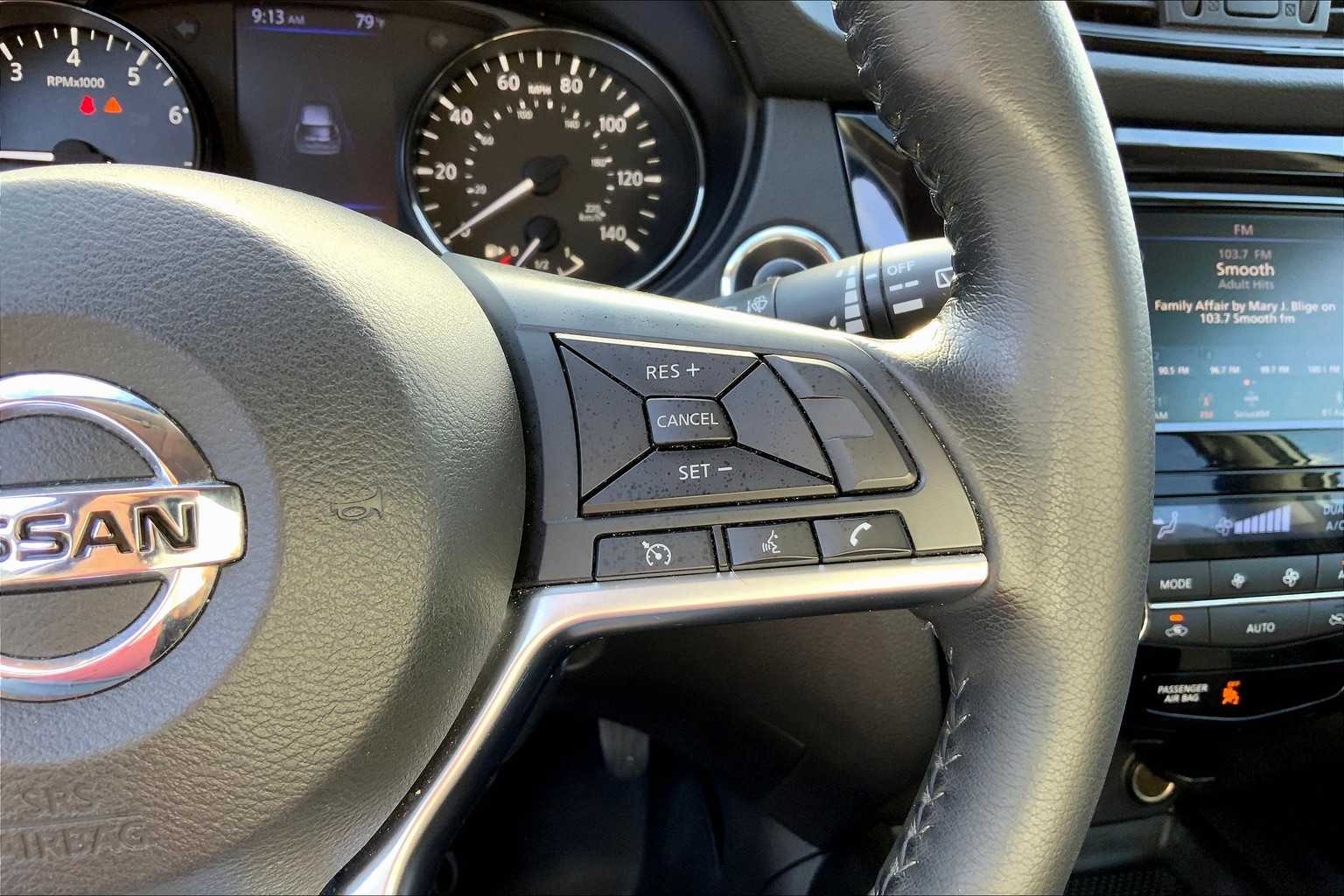 2020 Nissan Rogue SV photo 22