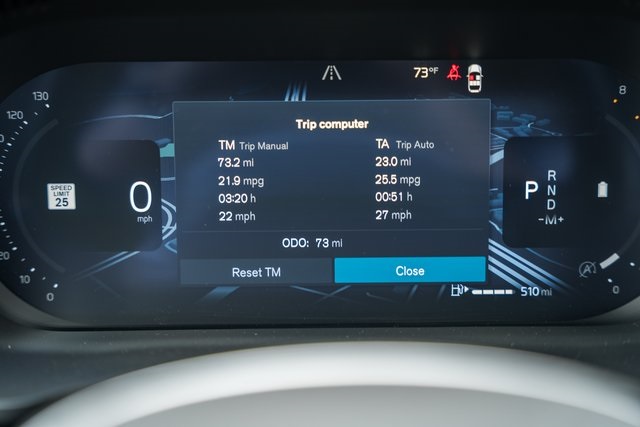 2026 Volvo XC60 B5 Hybrid photo 35