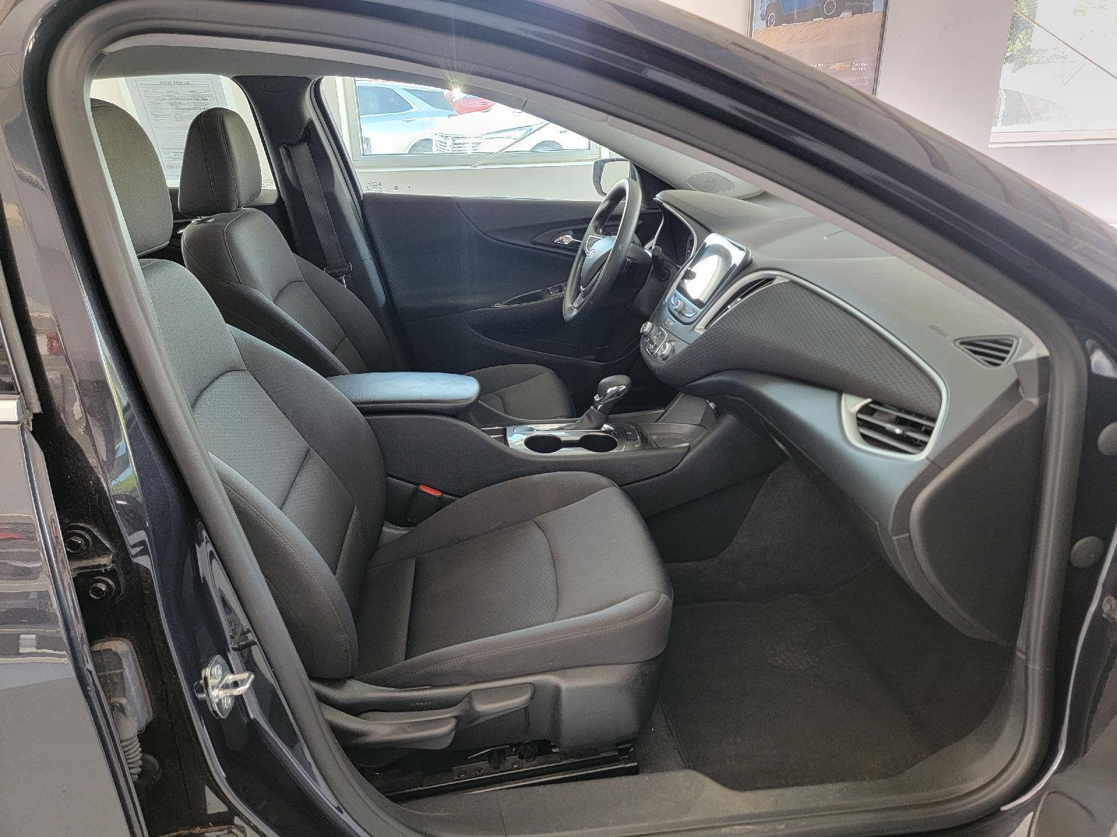 2022 Chevrolet Malibu LS photo 22