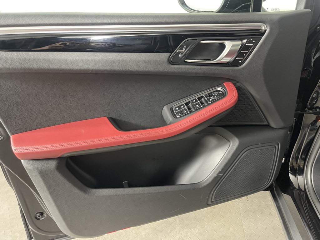 2023 Porsche Macan S photo 24