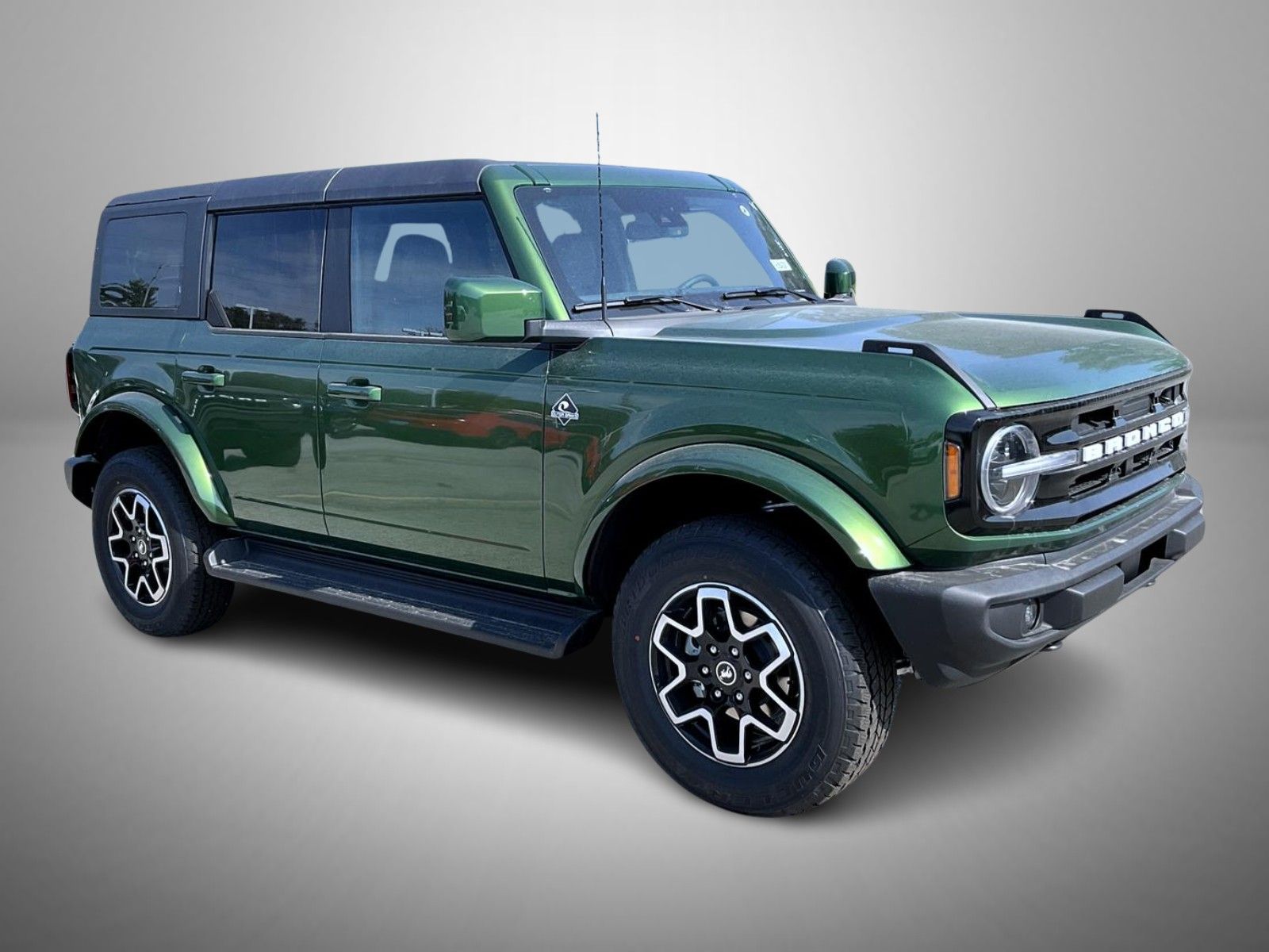 2025 Ford Bronco Outer Banks photo 3