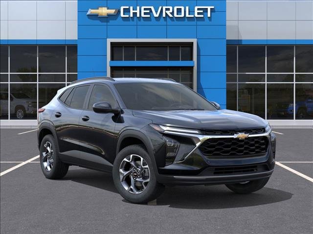 2025 Chevrolet Trax LT photo 2
