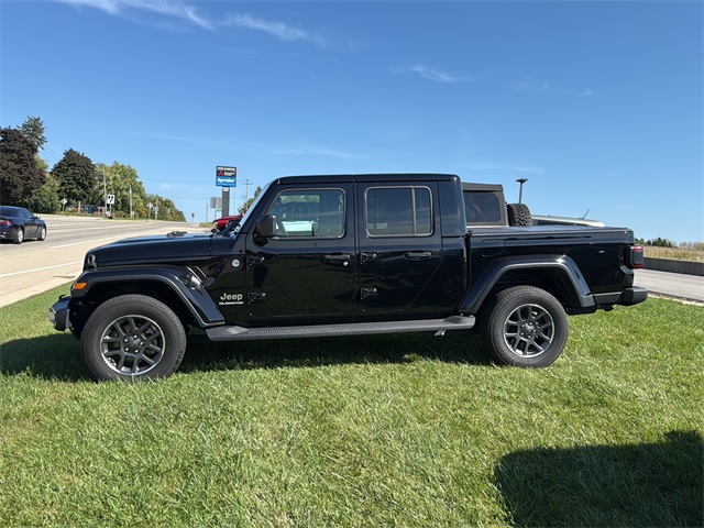 2020 Jeep Gladiator Overland photo 2