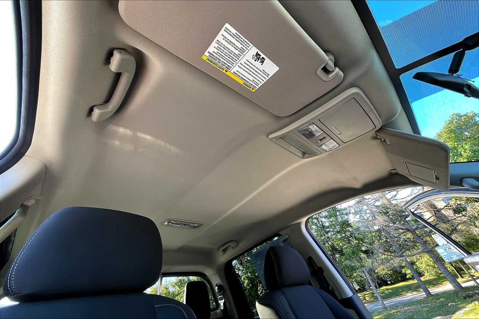 2019 Nissan Titan SV photo 12