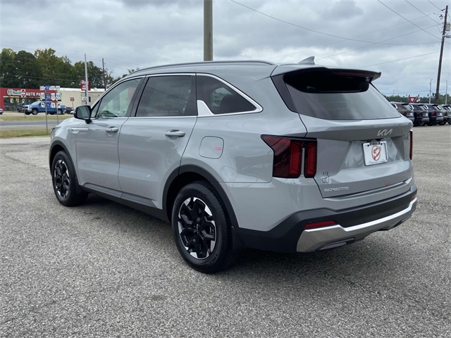 2025 Kia Sorento S photo 4