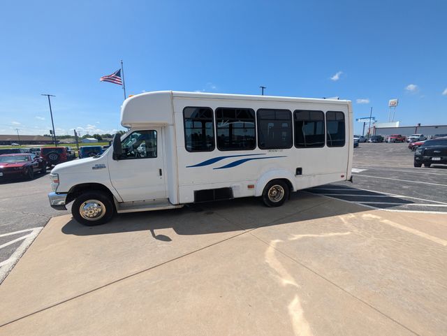 2012 Ford E-350 photo 2