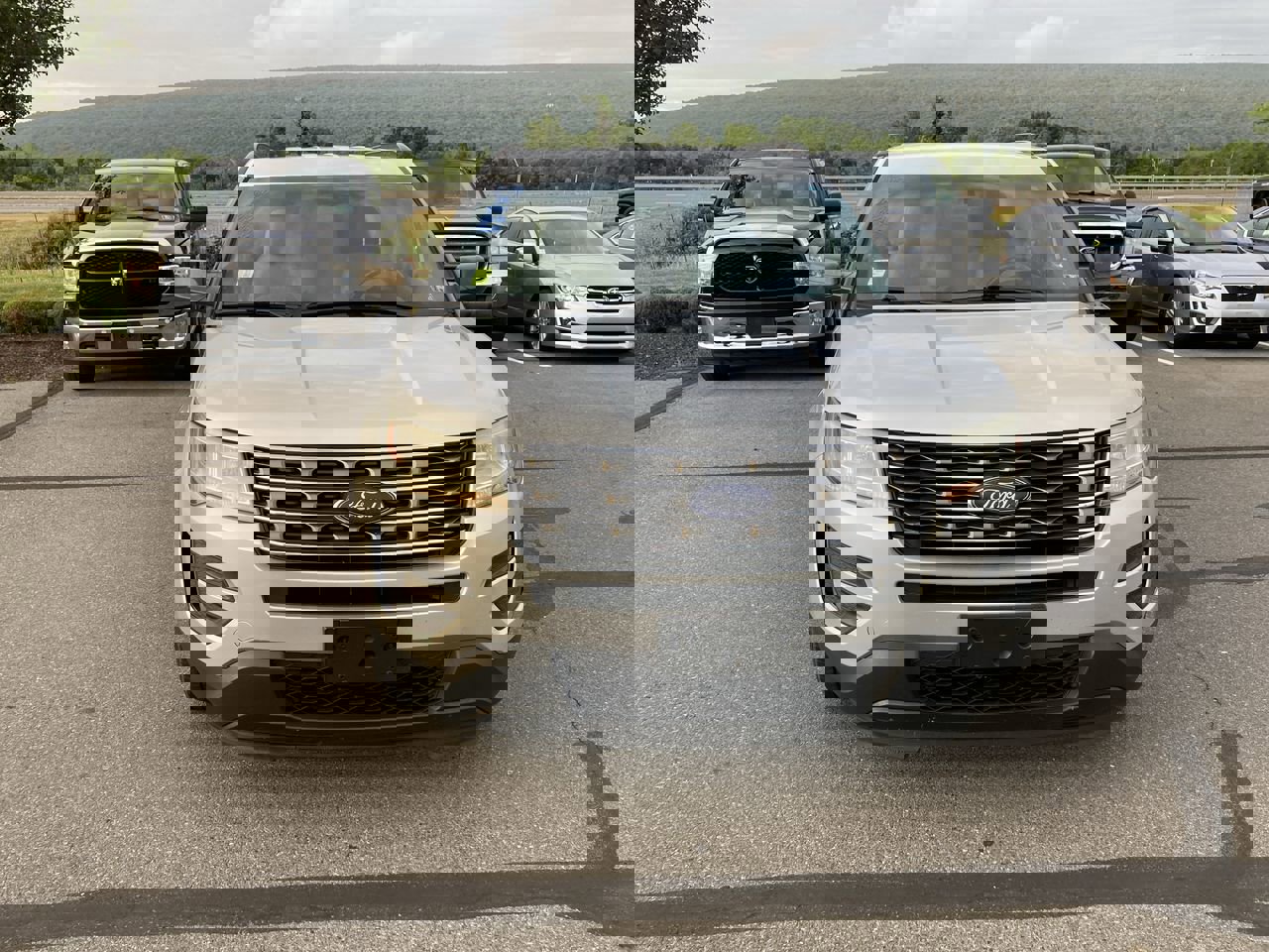 2017 Ford Explorer Base photo 2
