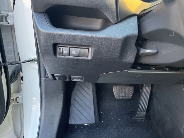 2024 Toyota RAV4 XLE photo 27