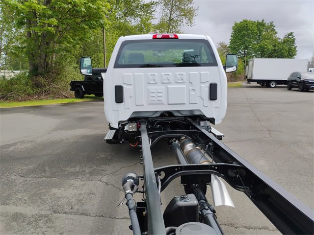 2024 Chevrolet Silverado 6500HD Work Truck photo 4