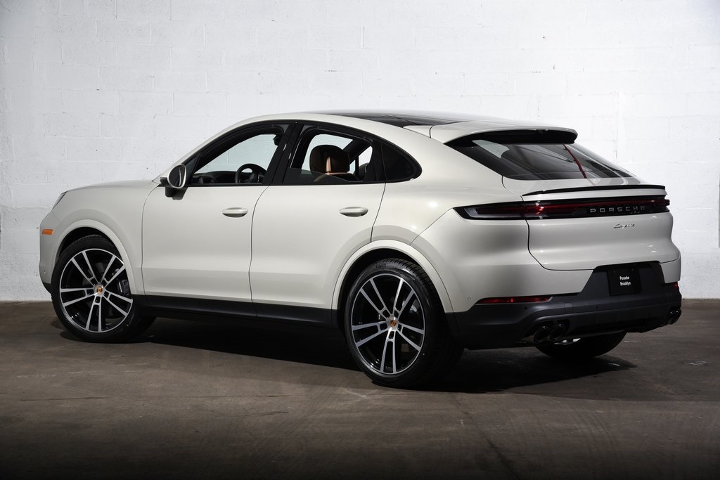 2025 Porsche Cayenne photo 2