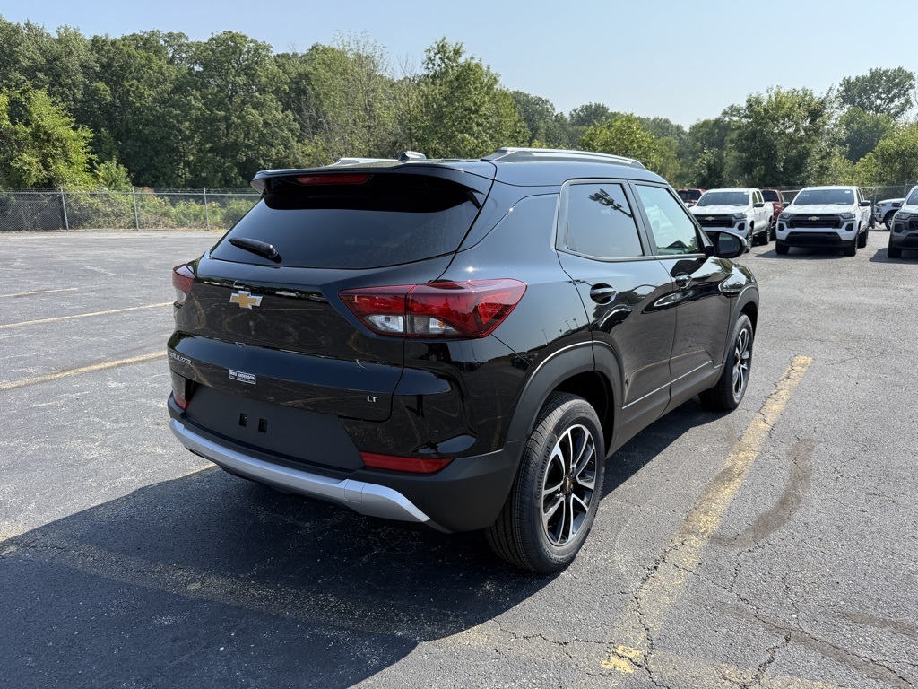 2026 Chevrolet Trailblazer LT photo 3