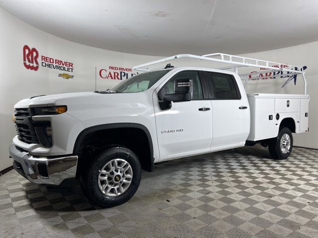 2025 Chevrolet Silverado 2500HD photo 3