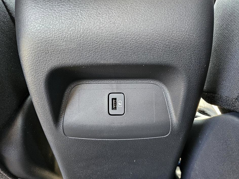 2025 Nissan Sentra SV photo 11