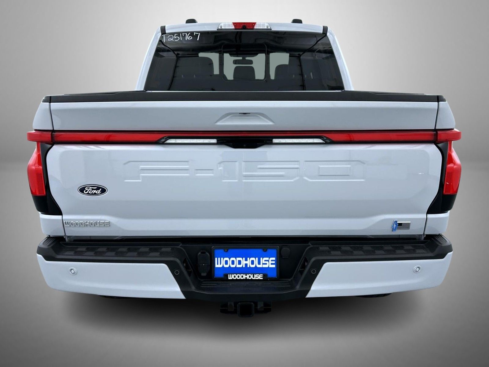 2025 Ford F-150 Lightning Lariat photo 3
