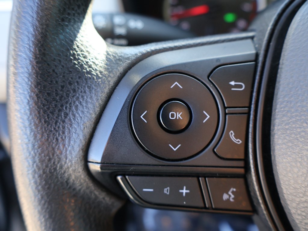 2022 Toyota RAV4 XLE photo 38