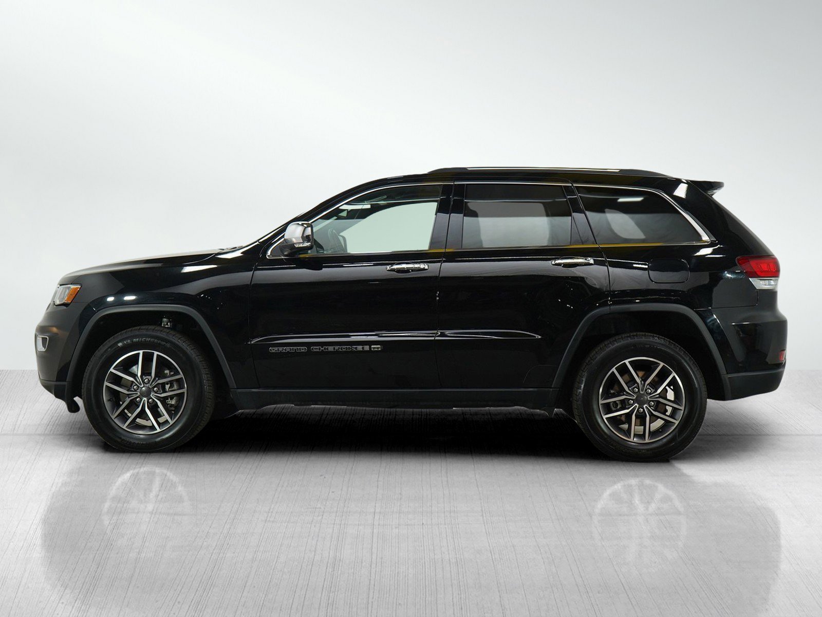 Used 2022 Jeep Grand Cherokee WK Limited with VIN 1C4RJFBG1NC145393 for sale in Hopkins, Minnesota