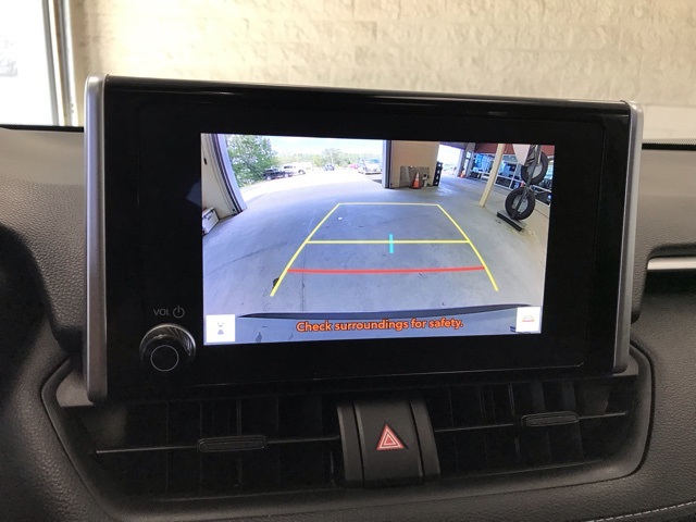 2023 Toyota RAV4 XLE photo 20