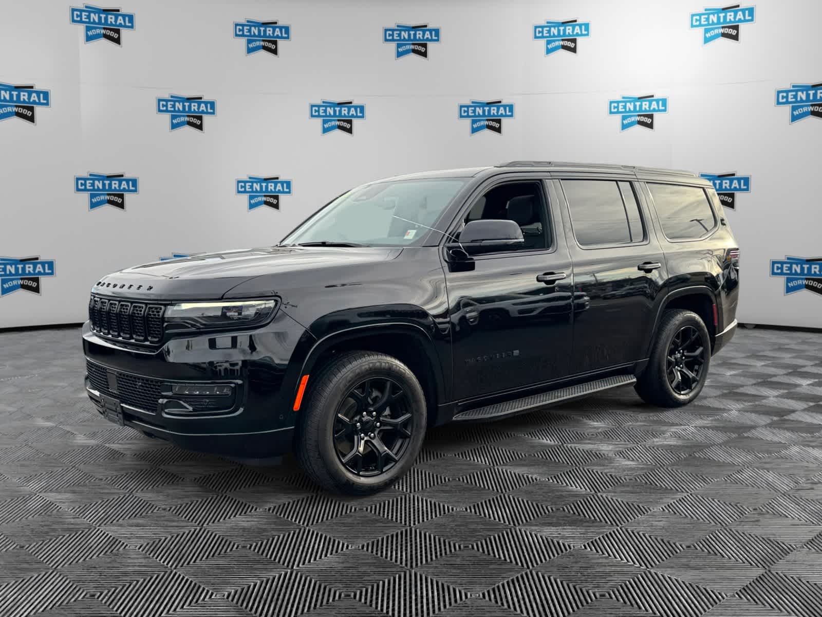 2023 Jeep Wagoneer Series II's photo