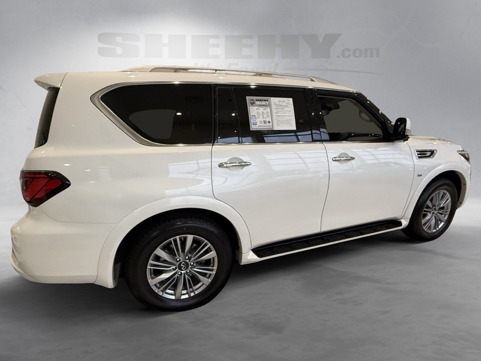 2020 Infiniti QX80 Luxe photo 4