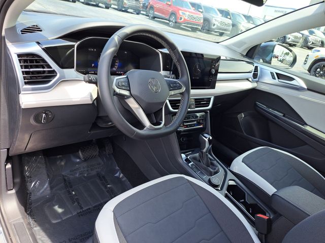 2025 Volkswagen Taos SE photo 20
