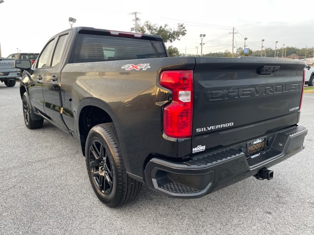 2024 Chevrolet Silverado 1500 Custom photo 3