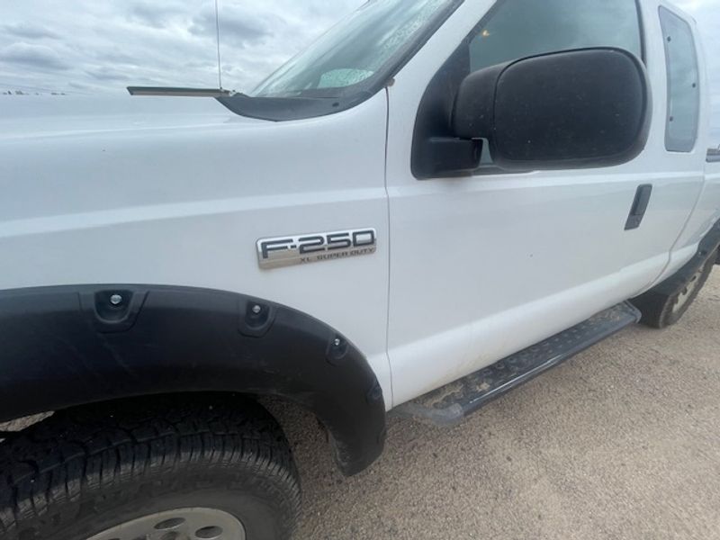 2006 Ford F-250 XLT photo 2