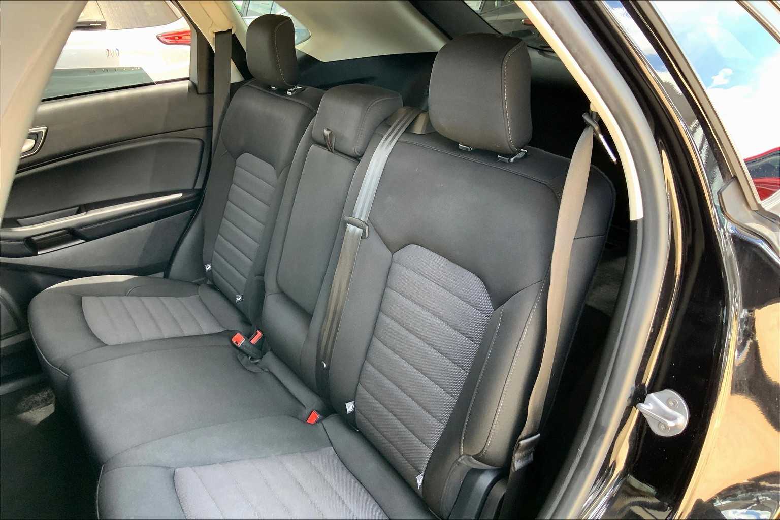 2022 Ford Edge SE photo 34
