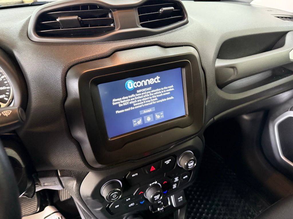 2020 Jeep Renegade Latitude photo 26