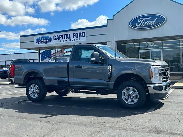 2026 Ford F-350 XLT photo 2
