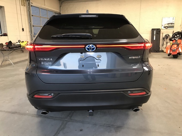 2021 Toyota Venza LE photo 4