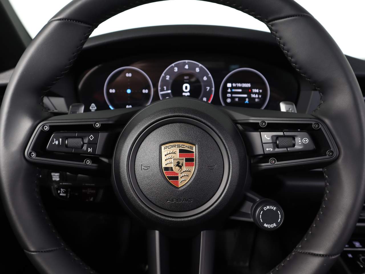 2025 Porsche 911 photo 17