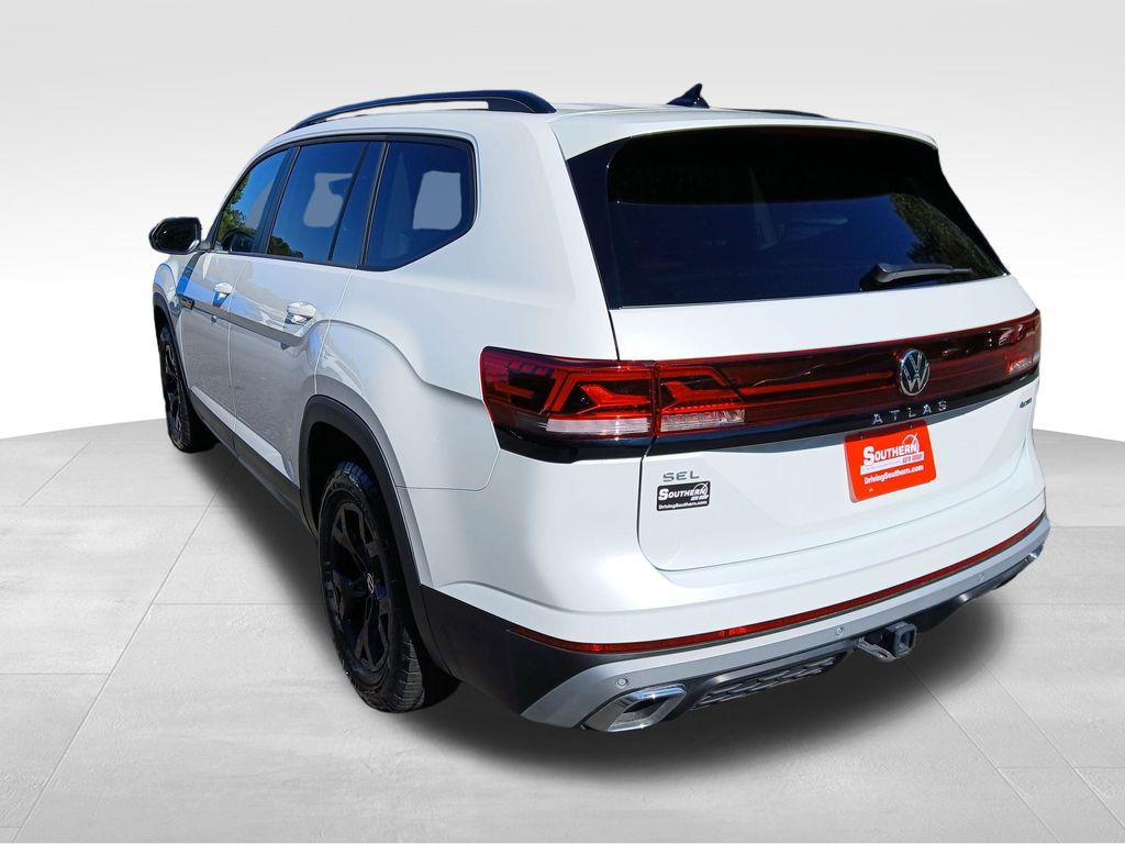 2024 Volkswagen Atlas Peak Edition SEL photo 2