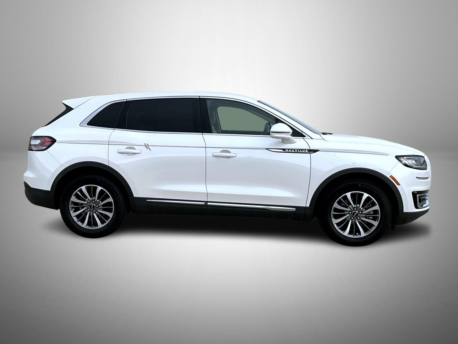 2019 Lincoln Nautilus Select photo 2